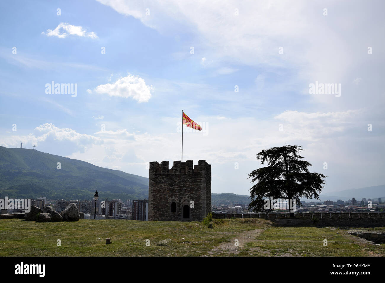 Drapeau national macédonien à Skopje forteresse. La Macédoine. Banque D'Images