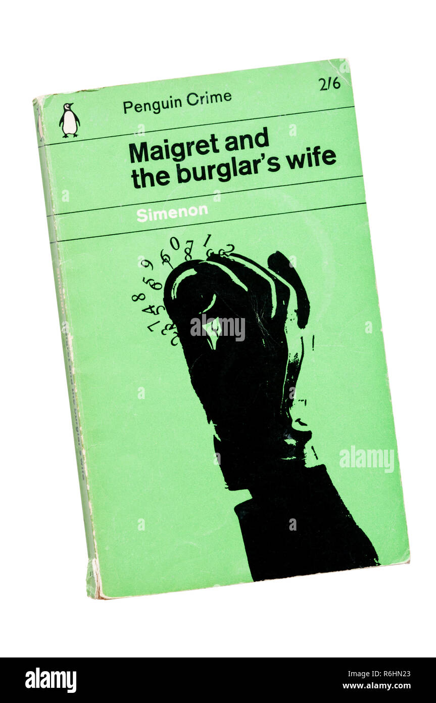 Un livre vert Crime Penguin copie de Maigret et l'épouse de cambrioleur par Georges Simenon. Publié en français comme Maigret et la Grande Perche en 1951. Banque D'Images