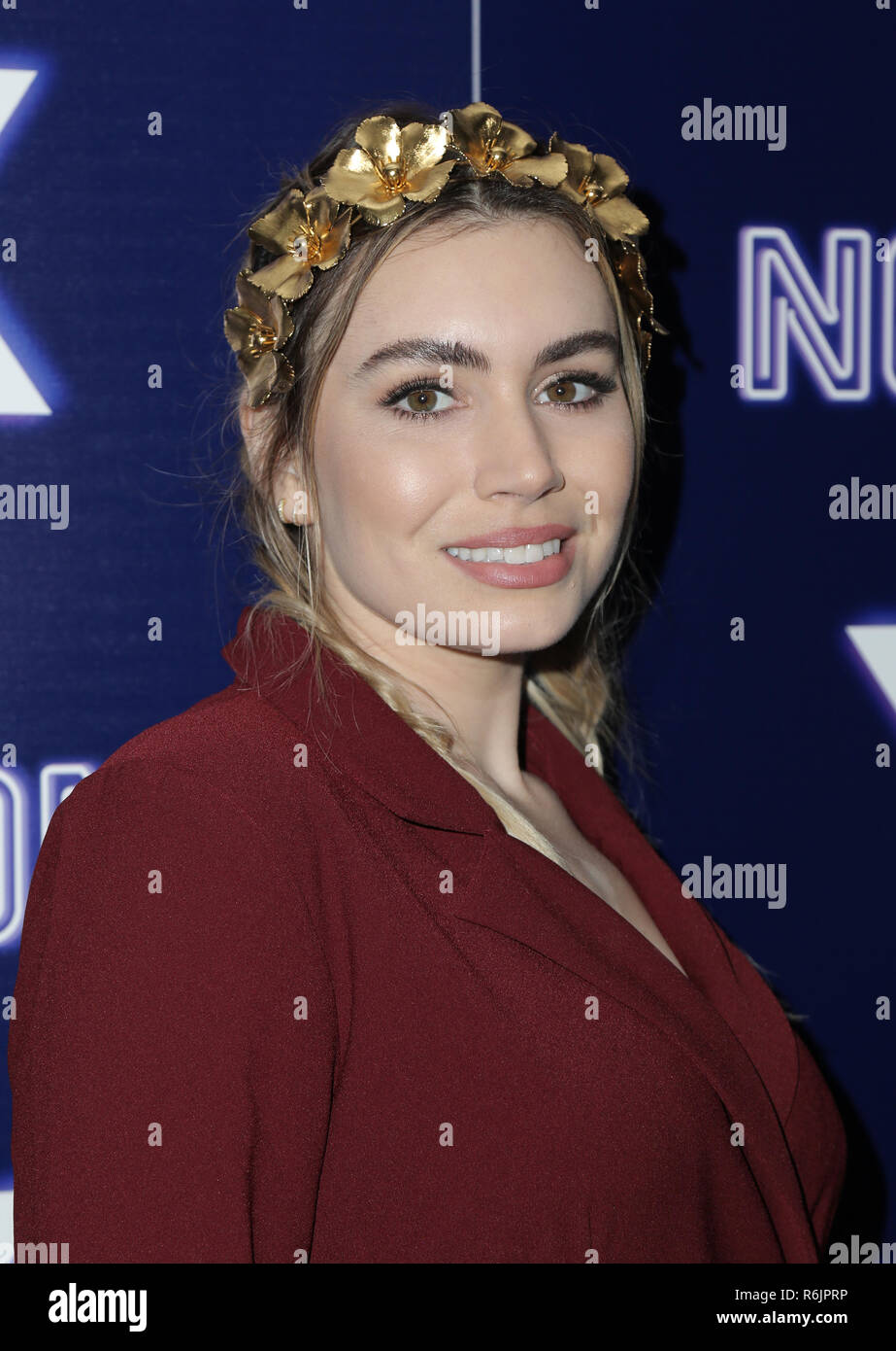 HOLLYWOOD, CA - 5 décembre : Sophie Simmons, à l'hôtel la première de 'Neon' Lux Vox ArcLight à Hollywood à Hollywood en Californie le 4 décembre 2018. Credit : Faye Sadou/MediaPunch Banque D'Images