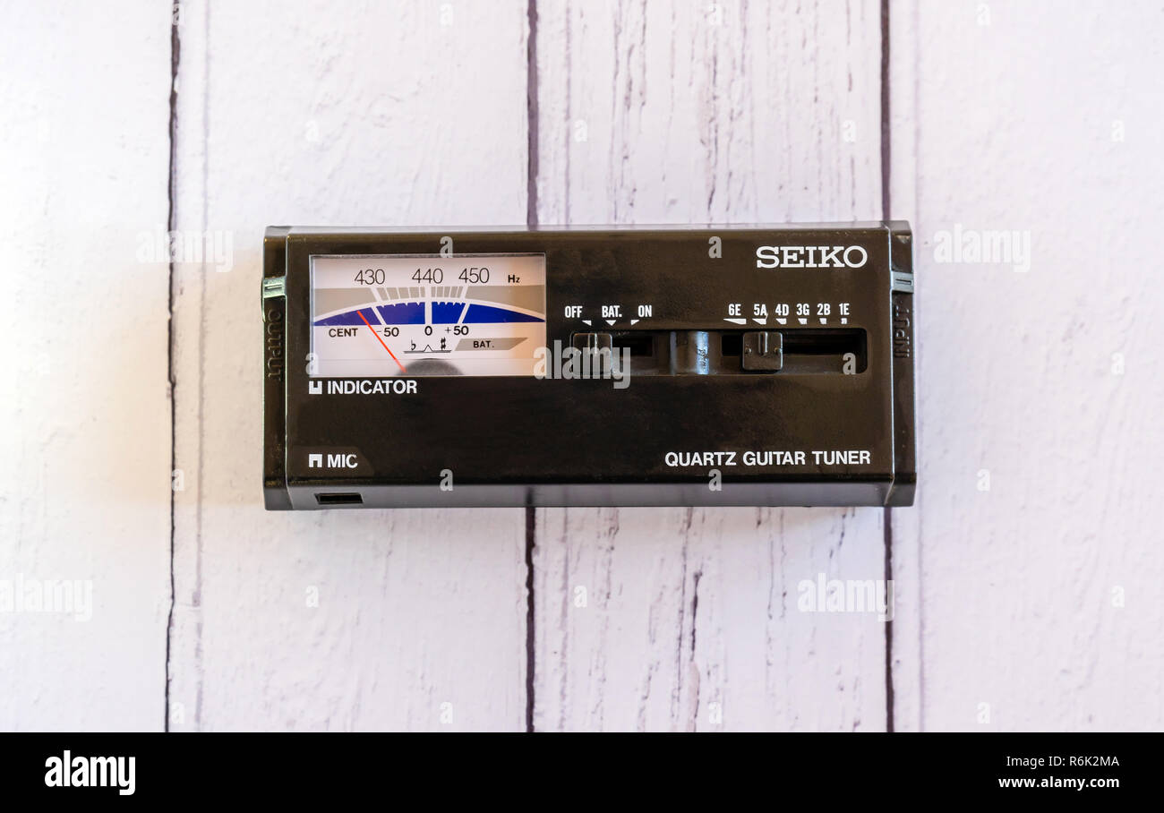 Le réglage manuel Quartz Seiko Master Guitar Tuner Photo Stock - Alamy