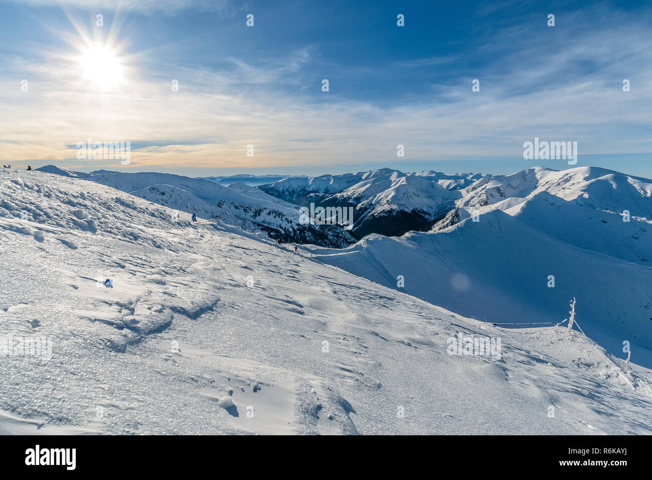 Hautes Tatras hiver près de Kasprowy Wierch. La Pologne, dans la matinée. Banque D'Images