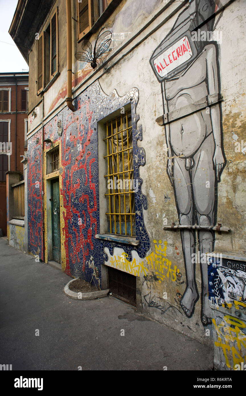 L'Europe de l'Italie, Lombardie, Milan, art de rue sur les maisons de Milan. Banque D'Images