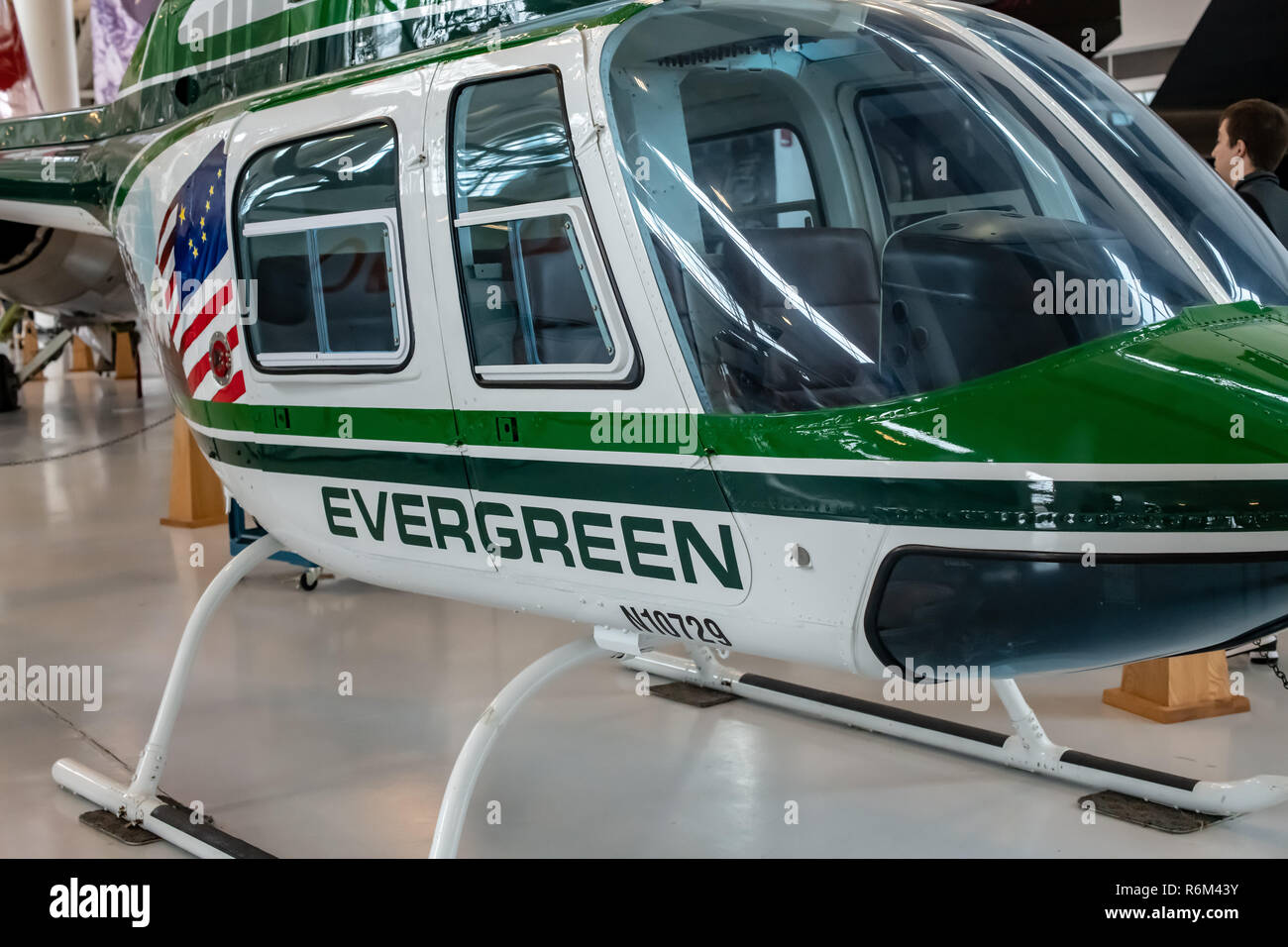 Bell 206 Jet Ranger sur prêt d'Evergreen Helicopter Company est situé à l'Evergreen Aviation & Space Museum de McMinnville, Oregon Banque D'Images