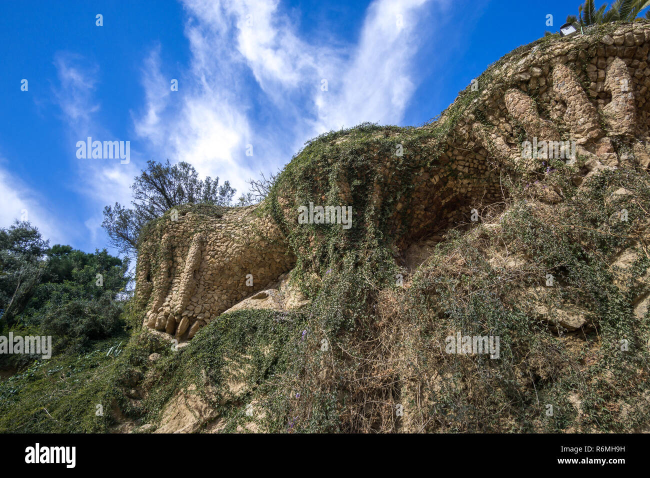 Parc Guell colonnes et viaducs Banque D'Images