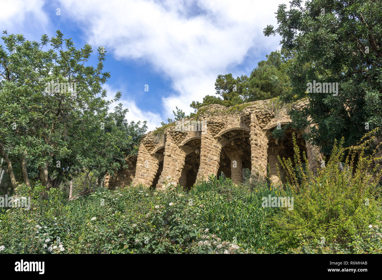 Parc Guell colonnes et viaducs Banque D'Images