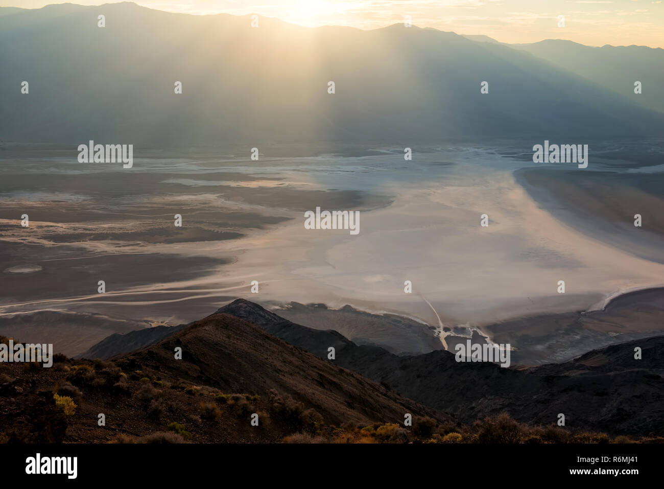 Death Valley National Park / Vallée de la mort,California : vue de dante's view pour le bassin de badwater au coucher du soleil Banque D'Images