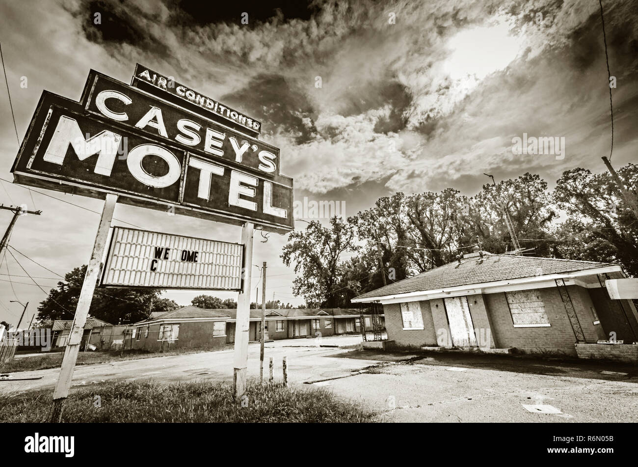 Un signe de rouille annonce Casey's Motel sur Elvis Presley Boulevard, 3 septembre 2015, à Memphis, Tennessee. Banque D'Images