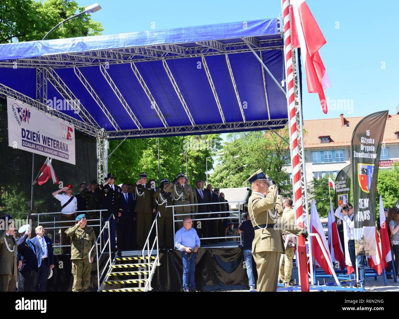 Pologne Groupe de combat des soldats participent à une cérémonie de la Journée des anciens combattants polonais en Gizyco 28 mai, en Pologne. Banque D'Images