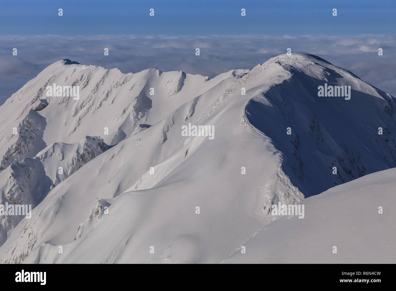 Paysage de montagne en hiver Banque D'Images