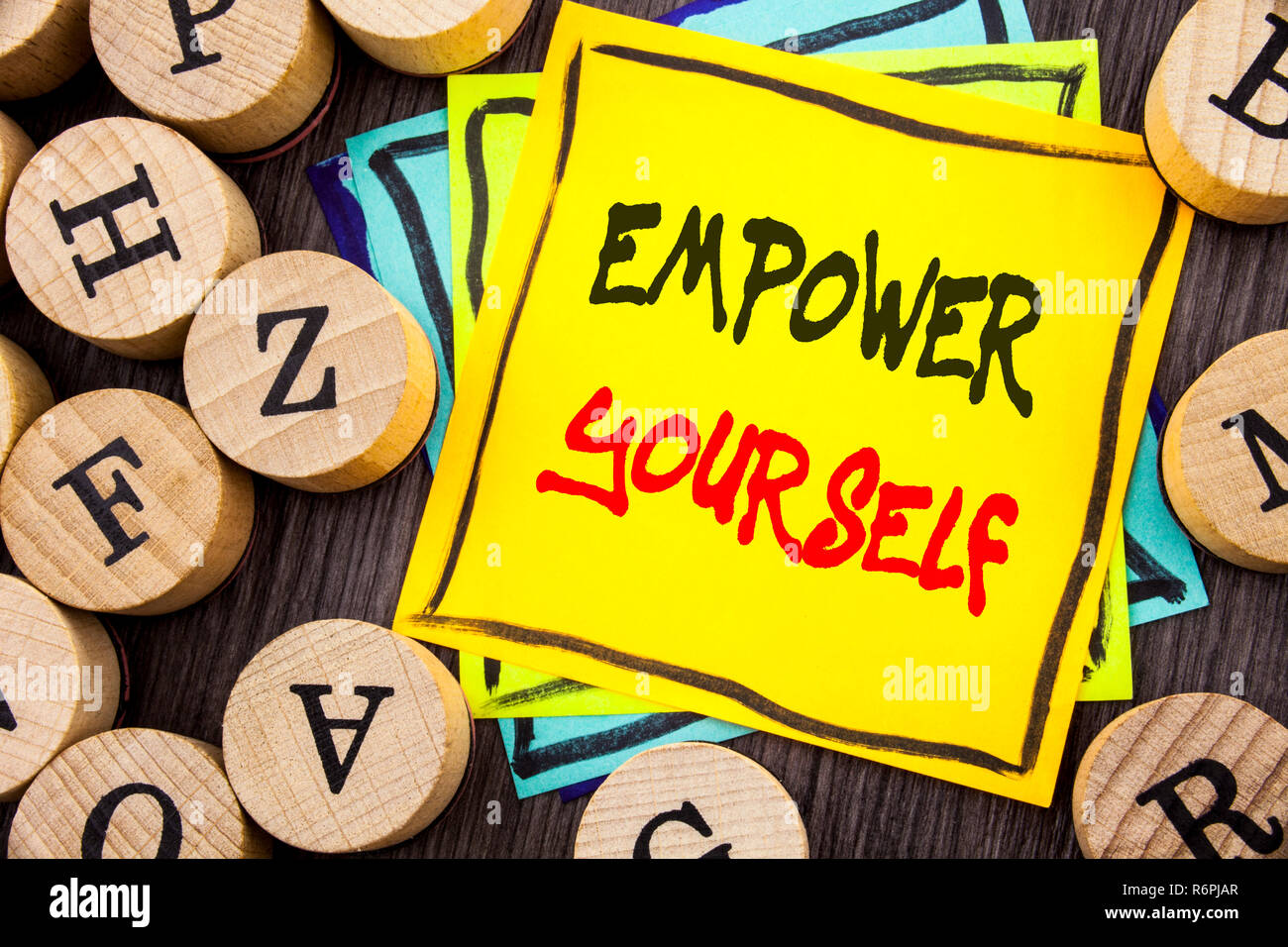 Texte d'annonce d'écriture montrant à vous. Photo d'affaires présentant une motivation positive pour le développement personnel des conseils écrits sur abckground en bois avec des lettres Banque D'Images Texte d'annonce d'écriture montrant à vous. Photo d'affaires présentant une motivation positive pour le développement personnel des conseils écrits sur abckground en bois avec des lettres Banque D'Images