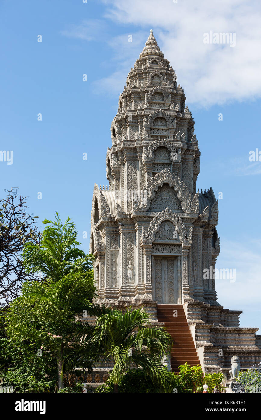 StupA de Wat Ounalom sur Sisowath Quay, Temple, Phnom Penh, Cambodge Banque D'Images