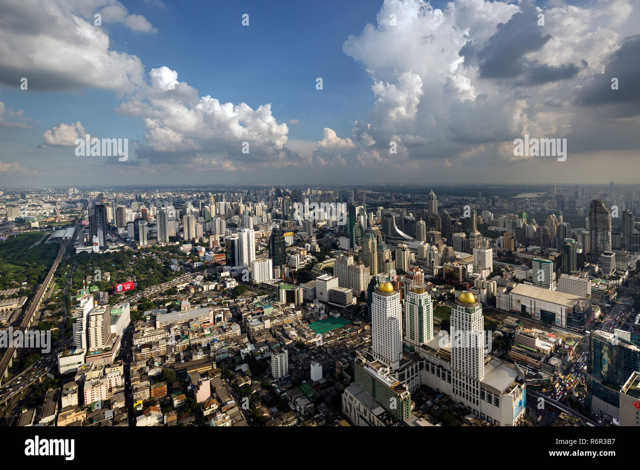 Vue de la ville de la tour Baiyoke, Pratunam Mall, grand centre commercial d'Asie, Bangkok, Thaïlande Banque D'Images