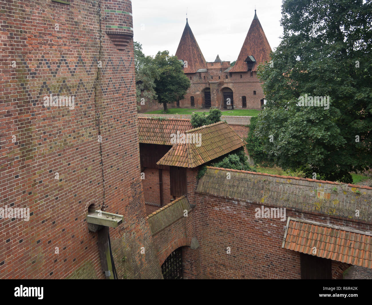 Château de Malbork, Site du patrimoine mondial de l'UNESCO à Malbork Pologne construit par en rouge brique par l'Ordre Teutonique, vue extérieure des murs enchevêtrés Banque D'Images