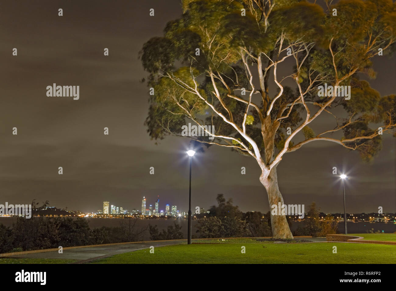 Perth est situé sur la rivière Swan et est la capitale de l'ouest de l'Australie, l'Australie. Banque D'Images