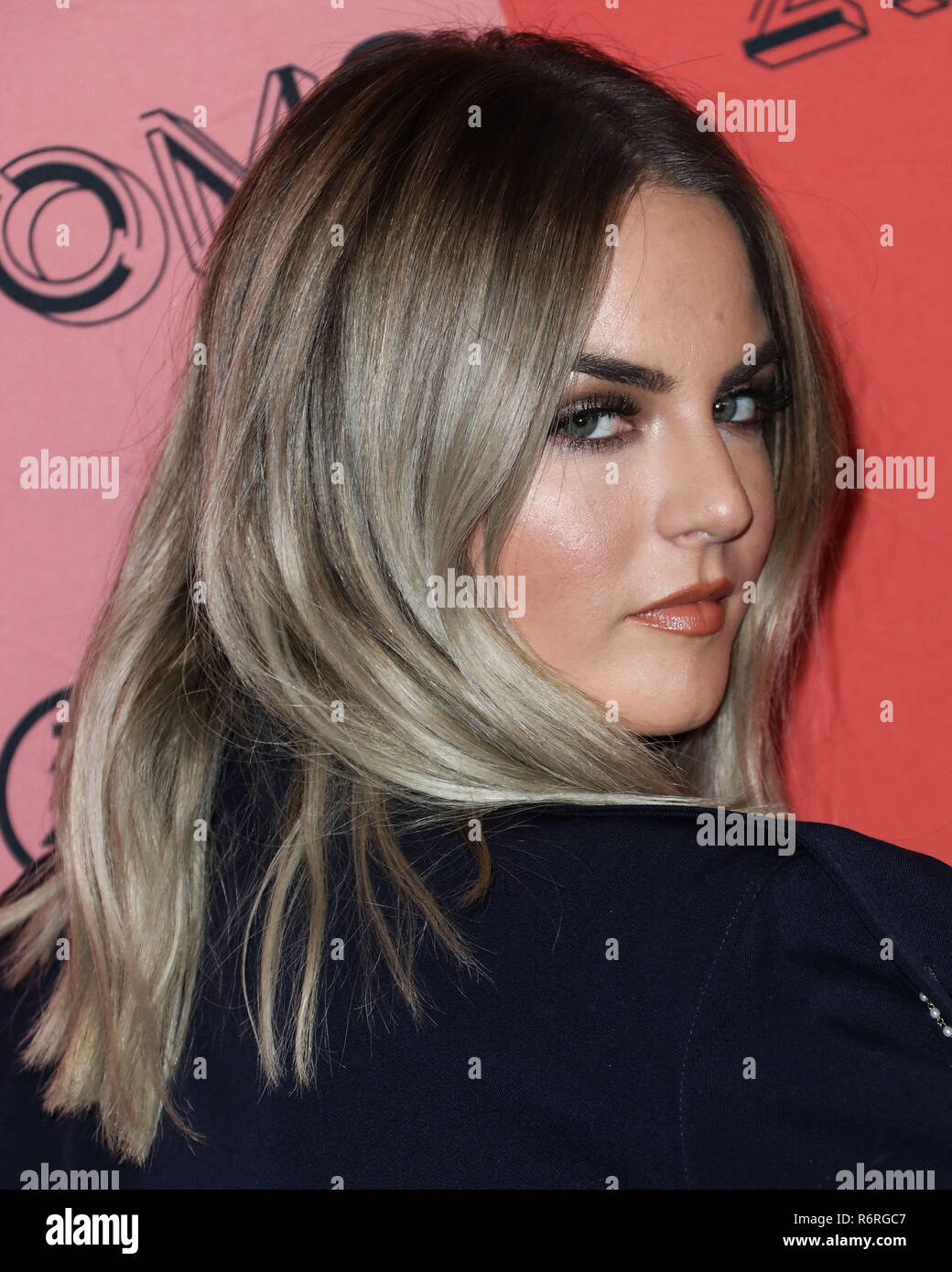 LOS ANGELES, CA, USA - Décembre 04 : La chanteuse JoJo, Joanna Noelle Levesque arrive à la raffinerie29 29chambres Los Angeles 2018 : Développez votre réalité Ecole communautai Banque D'Images