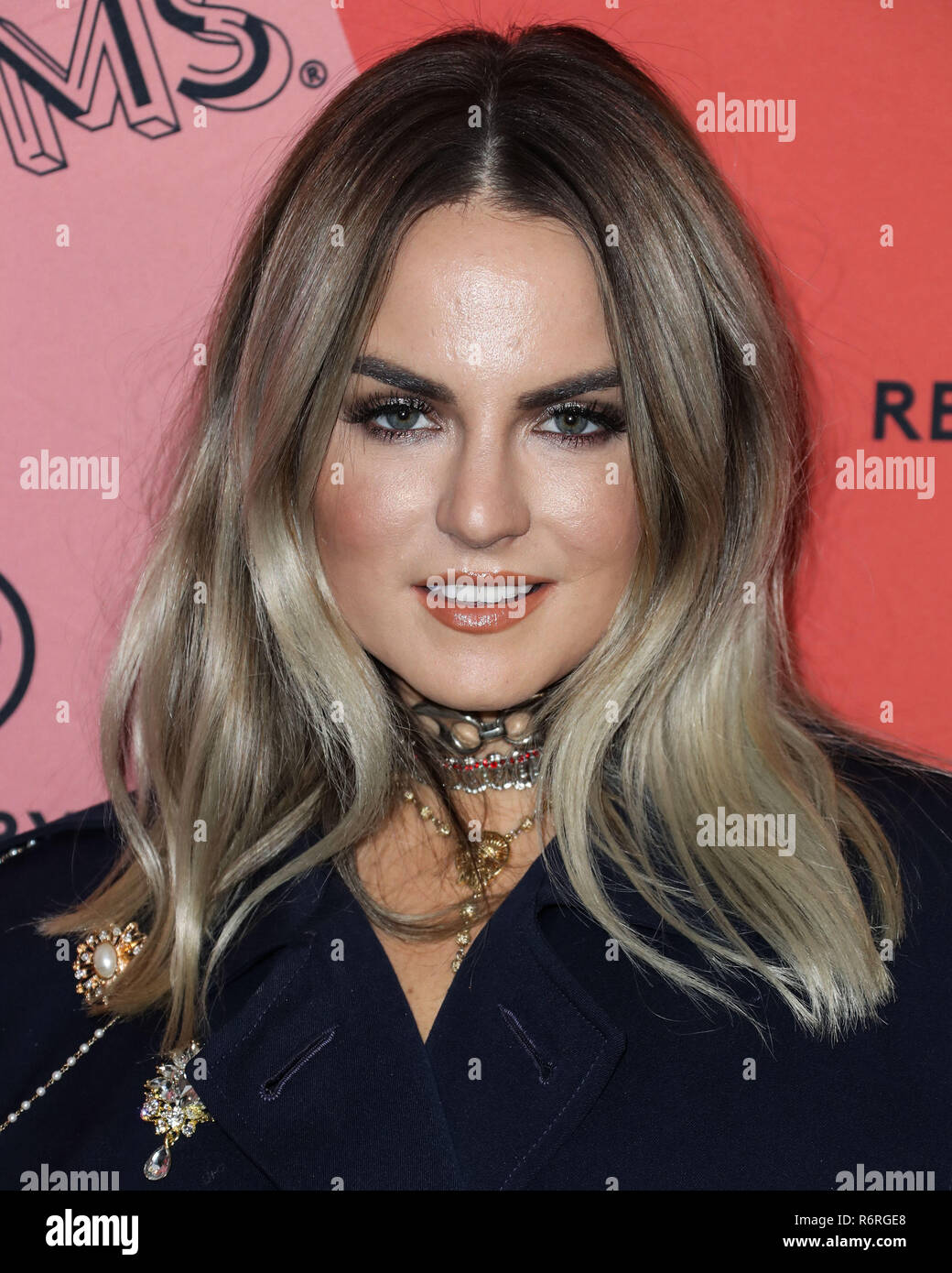 LOS ANGELES, CA, USA - Décembre 04 : La chanteuse JoJo, Joanna Noelle  Levesque arrive à la raffinerie29 29chambres Los Angeles 2018 : Développez  votre réalité Ecole communautai Photo Stock - Alamy