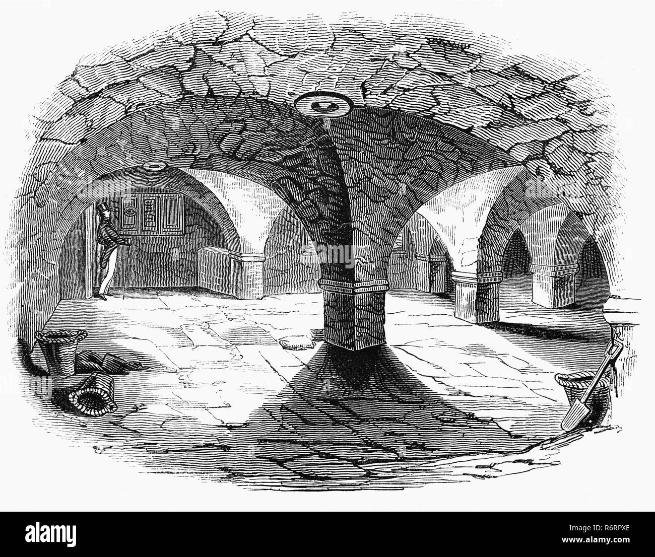 Dame Place est un ancien prieuré bénédictin dans le village d'Hurley sur les rives de la Tamise dans le comté anglais du Berkshire. Pendant le règne de Jacques, la deuxième, une chambre forte sous la maison a été le théâtre de fréquentes réunions de certains des principaux noblesse, appelant pour le prince d'Orange de prendre le trône anglais comme William III. Il est même dit que les principaux documents qui ont entraîné la glorieuse révolution ont été signés dans l'obscurité, à l'extrémité de la base. Banque D'Images