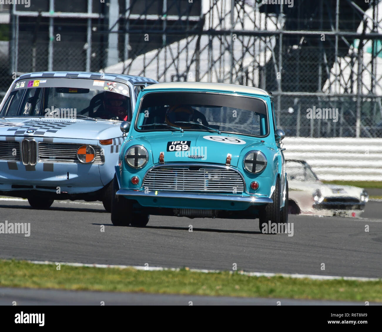 Robert Beebee, Josh Beebee, Austin Mini Cooper S, 059 de l'UIP, U2TC, de moins de 2 litre de tourismes, Warwick Banks trophy, Silverstone Classic 2015, Chris McE Banque D'Images