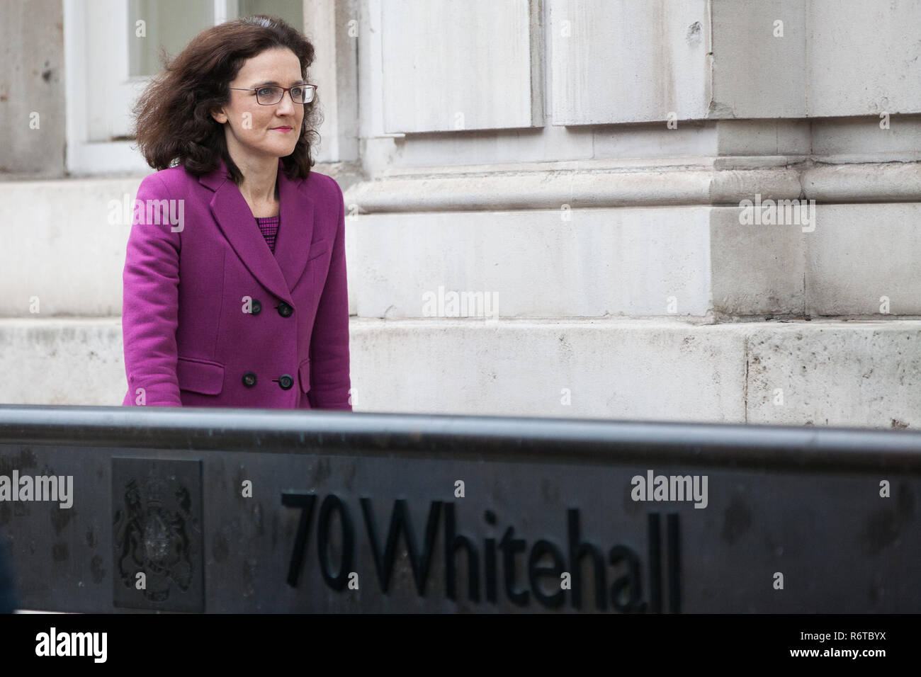 Londres, Royaume-Uni. 6 Décembre, 2018. Theresa Villiers, député conservateur d'Chipping Barnet, arrive pour une séance du Conseil privé au Bureau du Cabinet. Credit : Mark Kerrison/Alamy Live News Banque D'Images