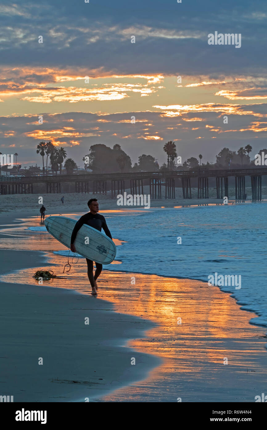 Sunrise Beach et surf à la California beach Banque D'Images