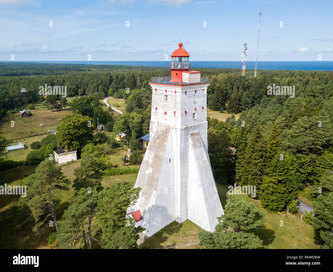 Historique vieux phare Kõpu Kopu (Phare), l'île d'Hiiumaa Estonie, drone aérien photo. Birds Eye View Banque D'Images