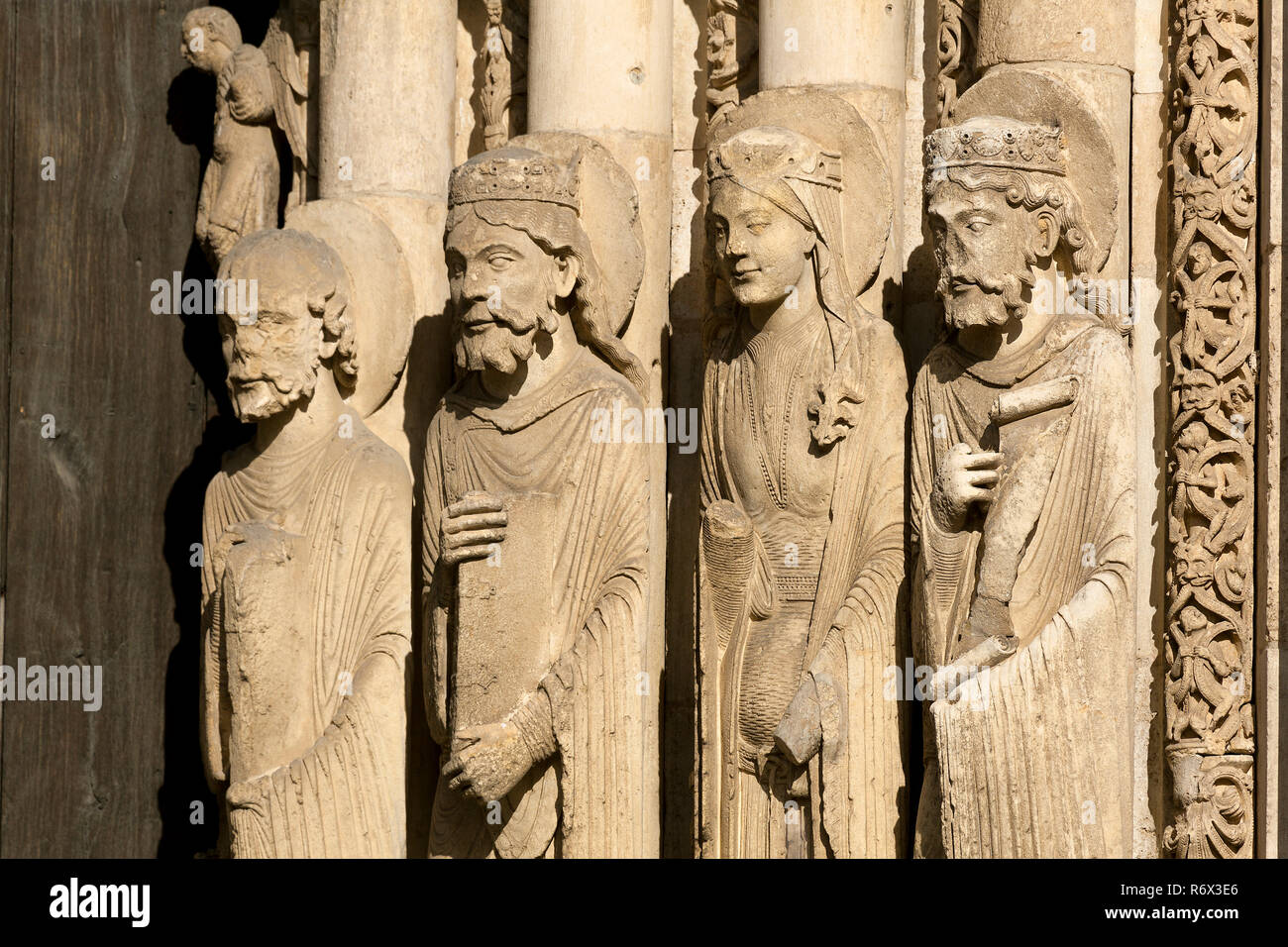 Des statues dans la cathédrale de Chartres, Eure-et-Loir, centre-val de Loire, France Banque D'Images