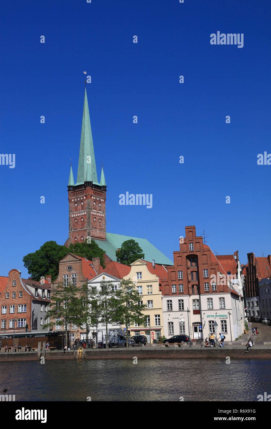 Vue sur l'église de St Petri Obertrave, Schleswig-Holstein, Allemagne, Europe Banque D'Images