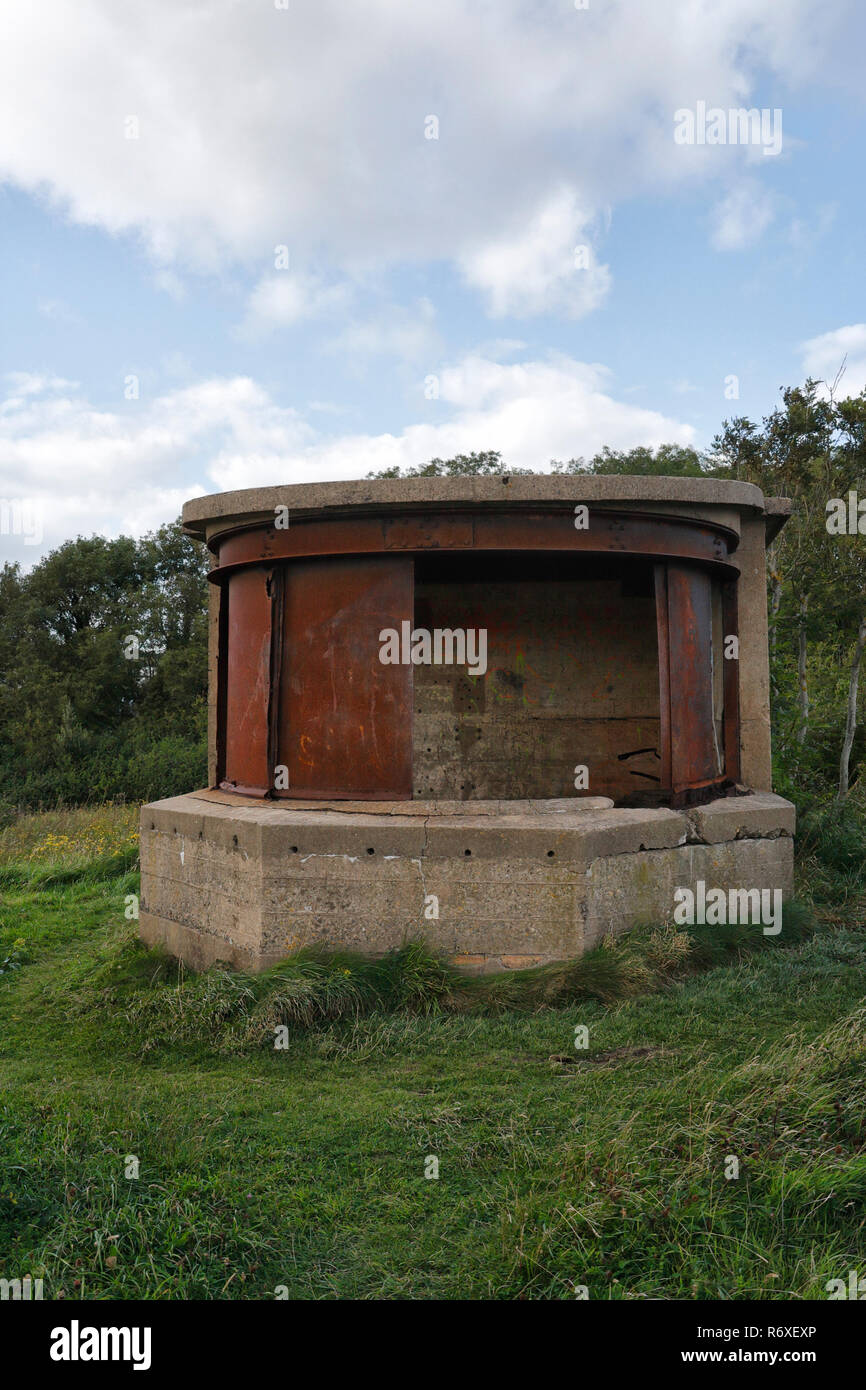 WW2 lookout à la défense côtière Lavernock Point dans le pays de Galles UK Banque D'Images