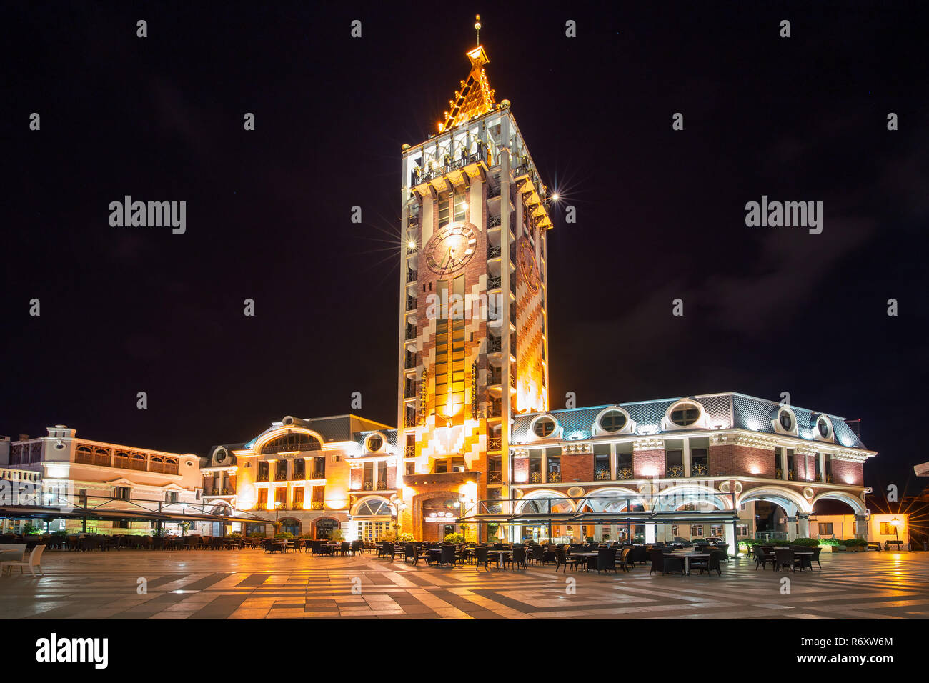 Piazza Square la nuit à Batumi, Géorgie, l'Adjarie Banque D'Images