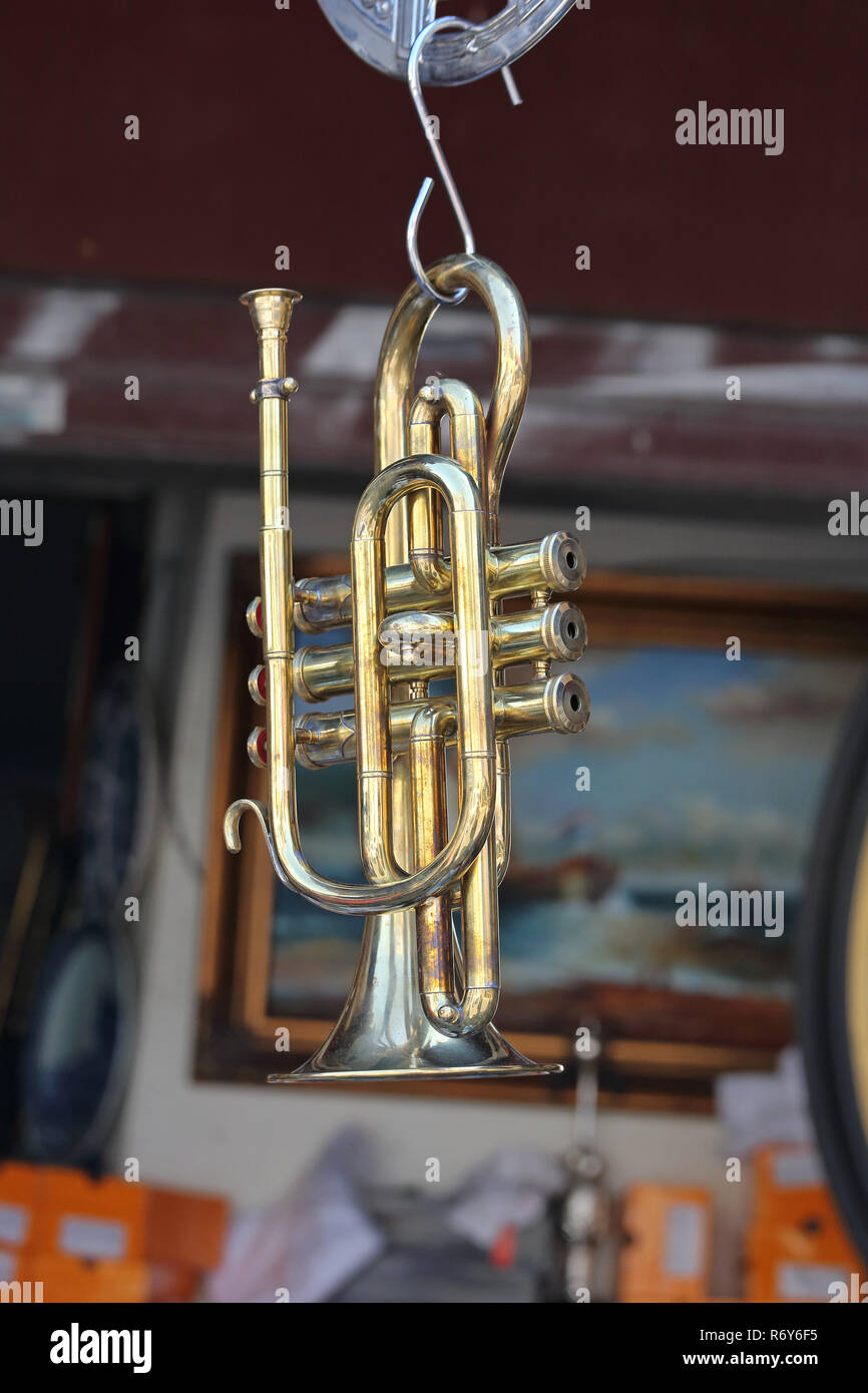 Second trumpet Banque de photographies et d'images à haute résolution -  Alamy