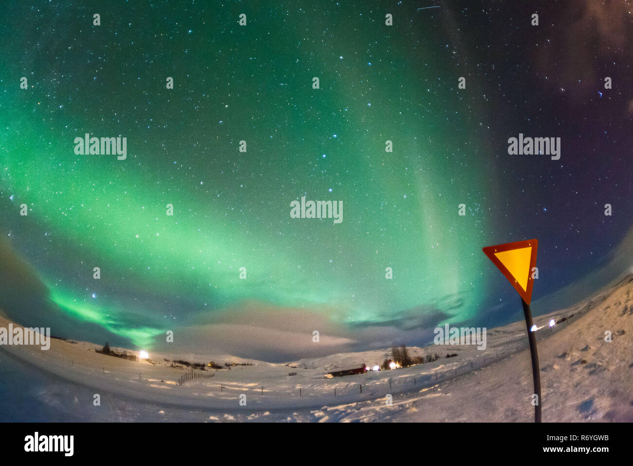 Aurora Borealis ou mieux connu sous le nom de la lumière du nord au cercle d'or, de l'Islande Banque D'Images