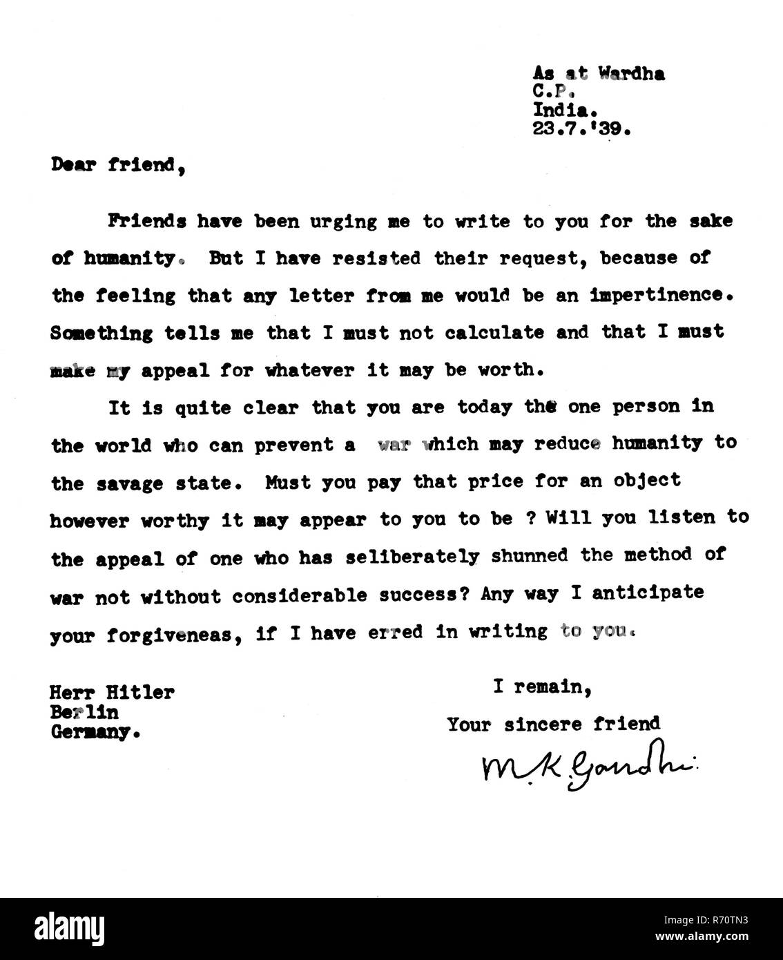 La première lettre du Mahatma Gandhi à Herr Adolf Hitler, de Wardha, Inde à Berlin, Allemagne, 23 juillet, 1939, ancienne image vintage 1900s Banque D'Images