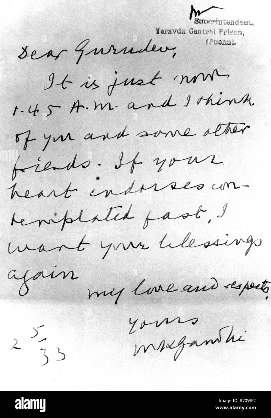 Mahatma Gandhi écrit à la main lettre en anglais à Rabindranath Tagore, de la prison centrale de Yeravda, Poona, Pune, 2 mai 1933, ancienne image vintage du 1900 Banque D'Images