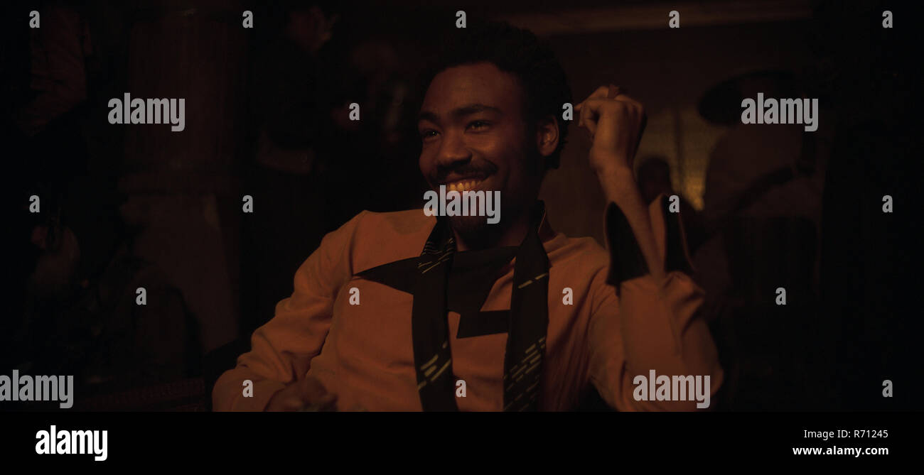 DATE DE SORTIE : Mai 25, 2018 Title : Solo : Une Histoire de Star Wars Lucasfilm : STUDIO Réalisateur : Ron Howard Résumé : Au cours d'une aventure dans le milieu criminel, Han Solo rencontre son futur co-pilote Chewbacca et Lando Calrissian rencontre ans avant de rejoindre la rébellion. Avec : DONALD GLOVER comme Lando Calrissian. (Crédit Image : © Lucasfilm/photos) Banque D'Images