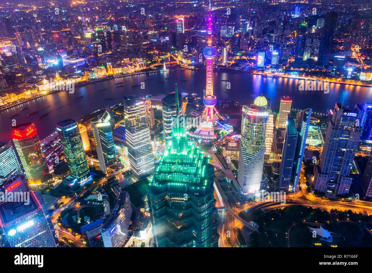 Vue de nuit de shanghai Banque de photographies et d’images à haute ...