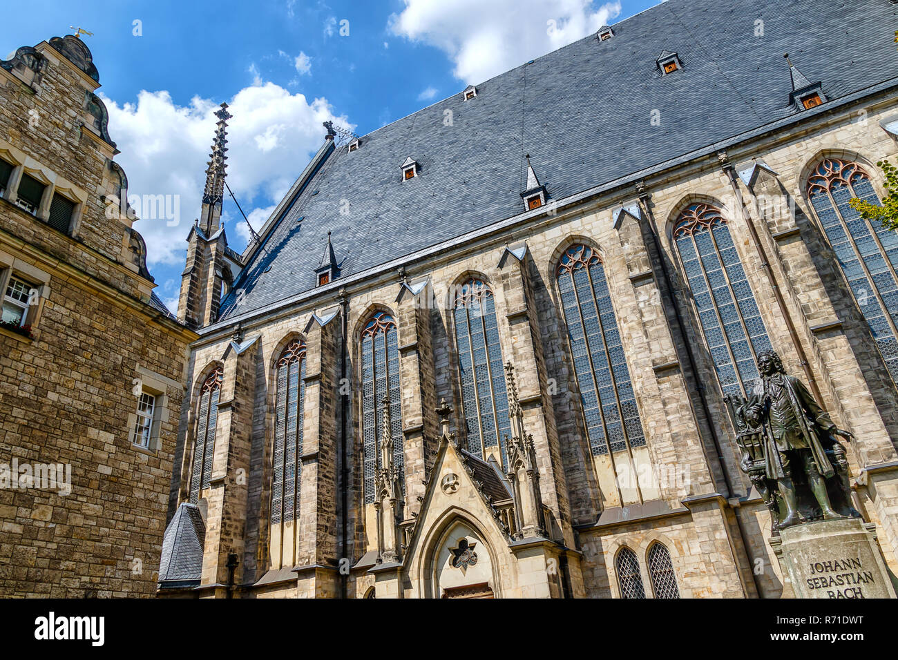 L'église Saint Thomas (Bach) avec Thomaskirche monument à Leipzig, Saxe, Allemagne Banque D'Images