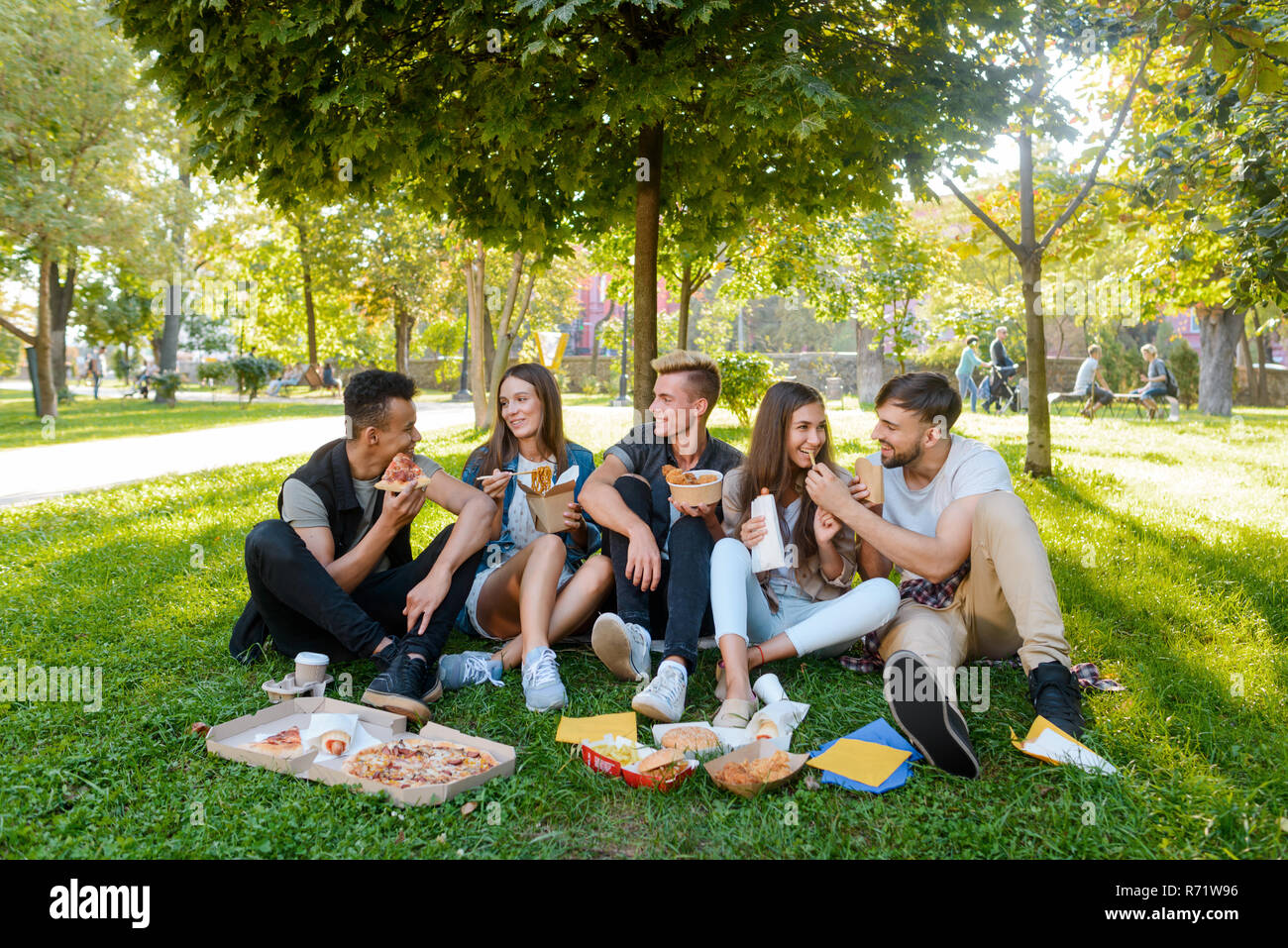 De beaux jeunes gens de l'entreprise Banque D'Images