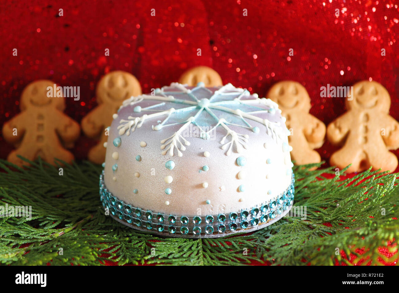 Gateau D Anniversaire Bonne Annee Le Temps De Noel Noel Celebretion Photo Stock Alamy Gateau D Anniversaire Bonne Annee Le Temps De Noel Noel Celebretion Photo Stock Alamy