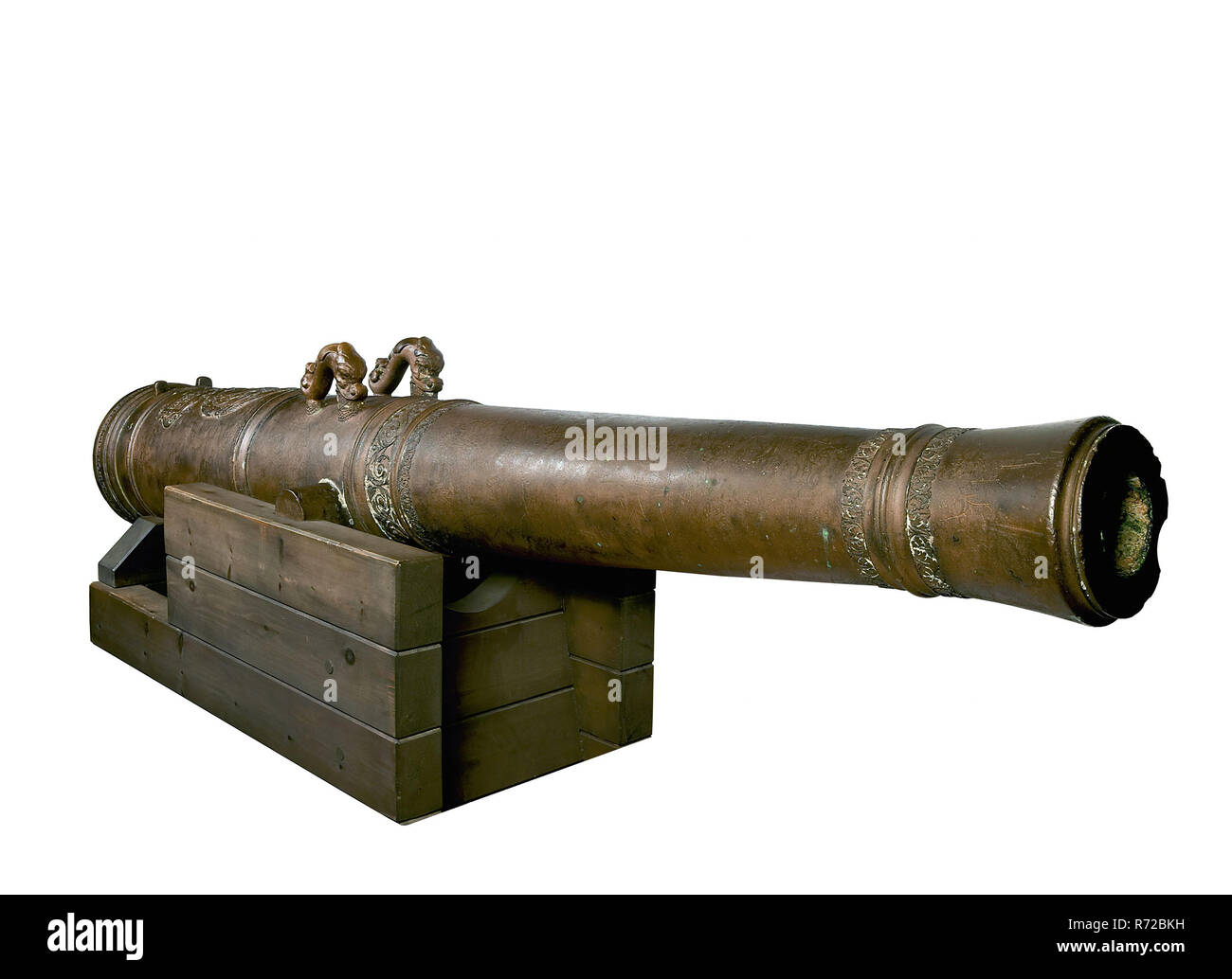 Jansz van Ouderogge en Dirk Jansz Ouderogge cannon, navire de l'Amirauté de Rotterdam, Cannon en métal couleur bronze, trouver du sol Poids : 1220 kg Description de l'arrière : raisin elliptique décorée de feuilles d'acanthe se terminant le motif en trois bandes ; transition en douceur vers l'arrière de la boucle décorée de Lily sur le sol français granulé ; culas band avec l'inscription ; ci-dessus que, entre deux bandes, le carré soleil trous flanqué des deux côtés en tapotant sur le fourreau. Rouleau rectangulaire-travail avec l'inscription 500-800 ; 500-800 ci-dessus ; au-dessus de rencontres médaillon ovale de couronne de laurier avec fleurs dans lequel e Banque D'Images