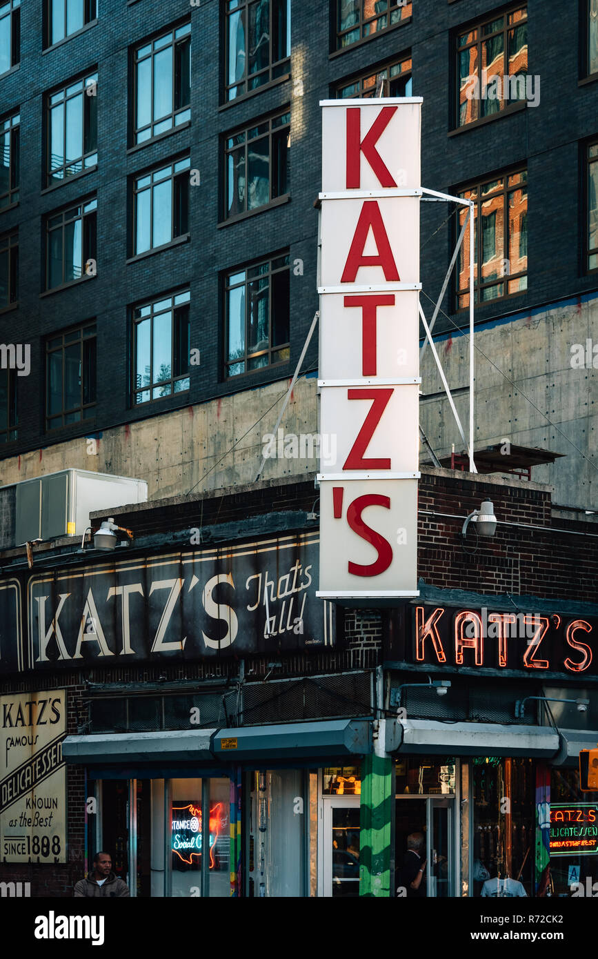 Katz's Delicatessen, dans le Lower East Side, Manhattan, New York City Banque D'Images