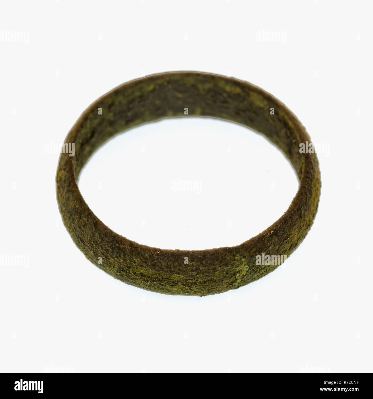 Bague en bronze lisse Banque de photographies et d'images à haute  résolution - Alamy