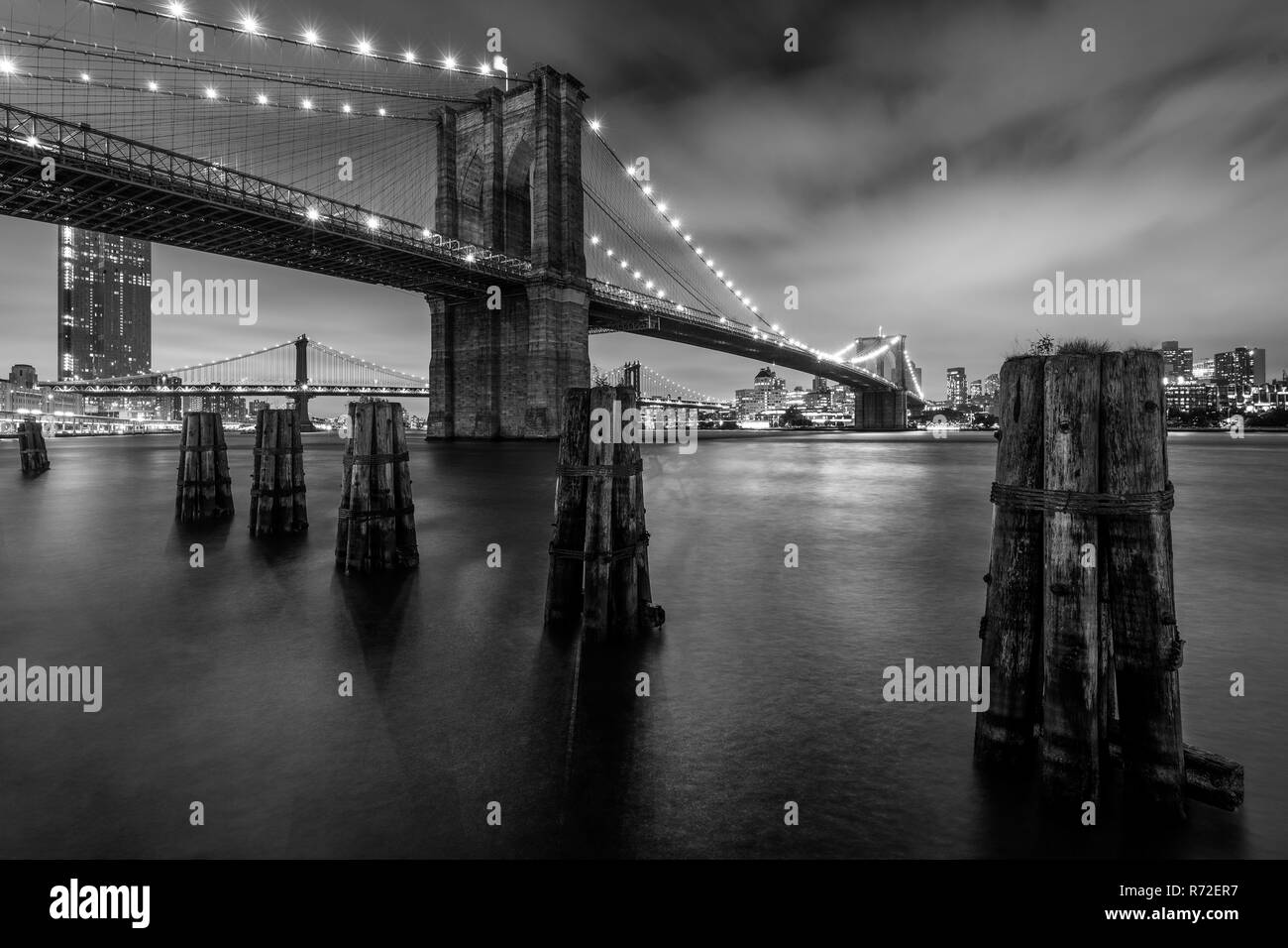 Image en noir et blanc du pont de Brooklyn, à Manhattan, New York City Banque D'Images