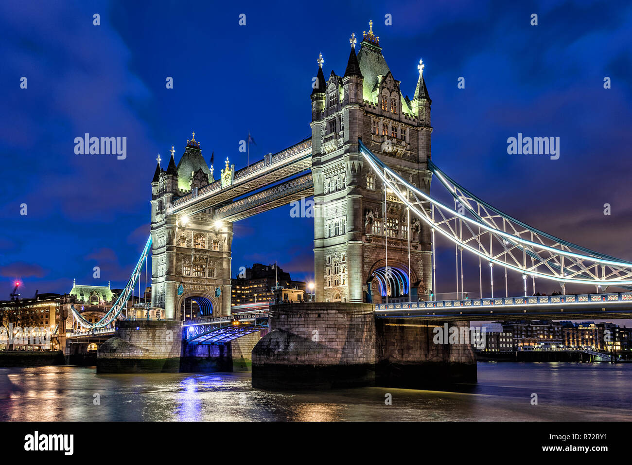Tower Bridge à Londres Banque D'Images