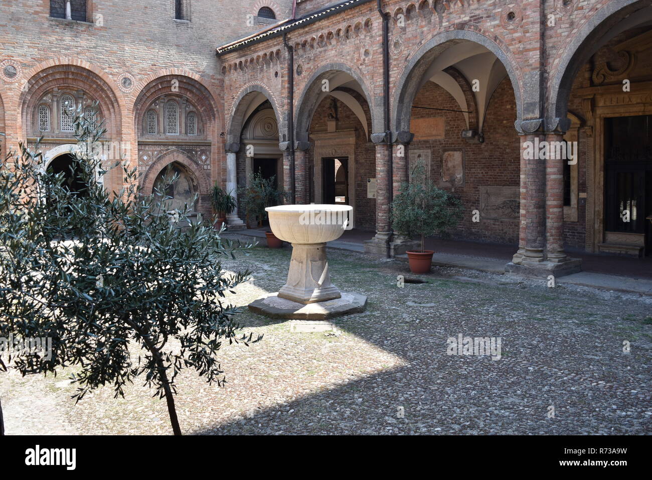 La cour de Pilate à la basilique de San Stefano, Bologne, Italie Banque D'Images