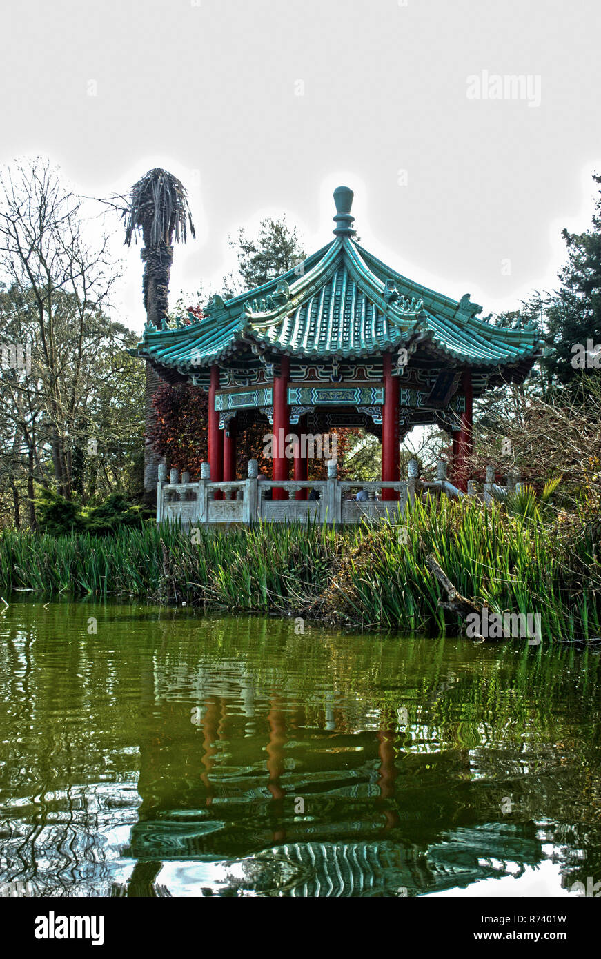 Cette pagode ronde Cinese a été donné au Golden Gate Park à San Francisco par Taipei. Banque D'Images