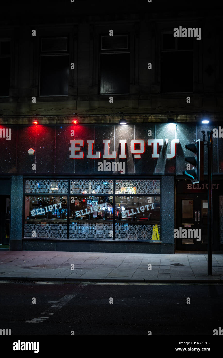 Elliot's Bar vide discothèque et bar à 8h30 un vendredi soir à Rotherham, South Yorkshire, Angleterre Banque D'Images