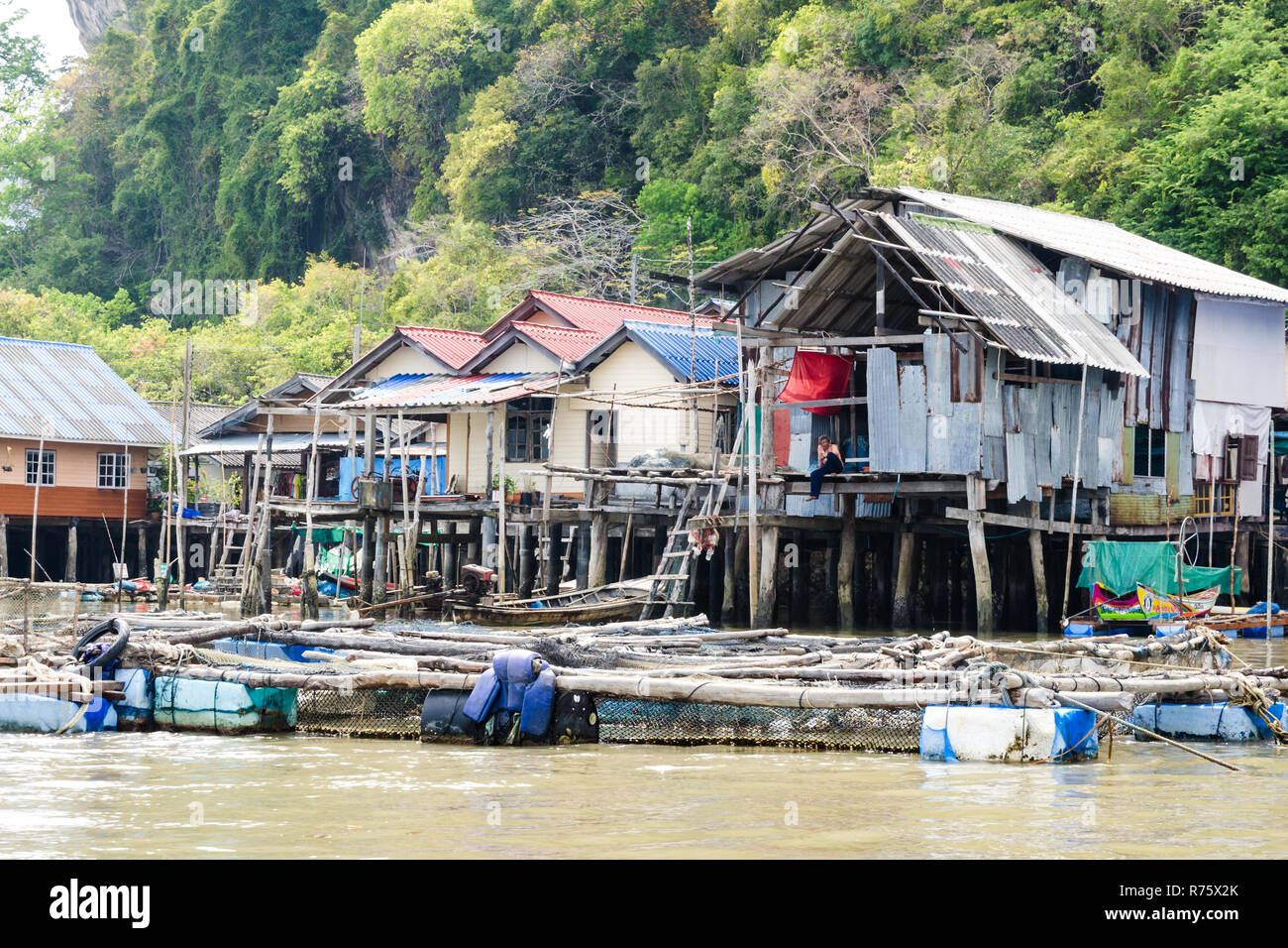 Maisons sur pilotis, Ko Panyi village, Phang Nga bay, Thaïlande Banque D'Images
