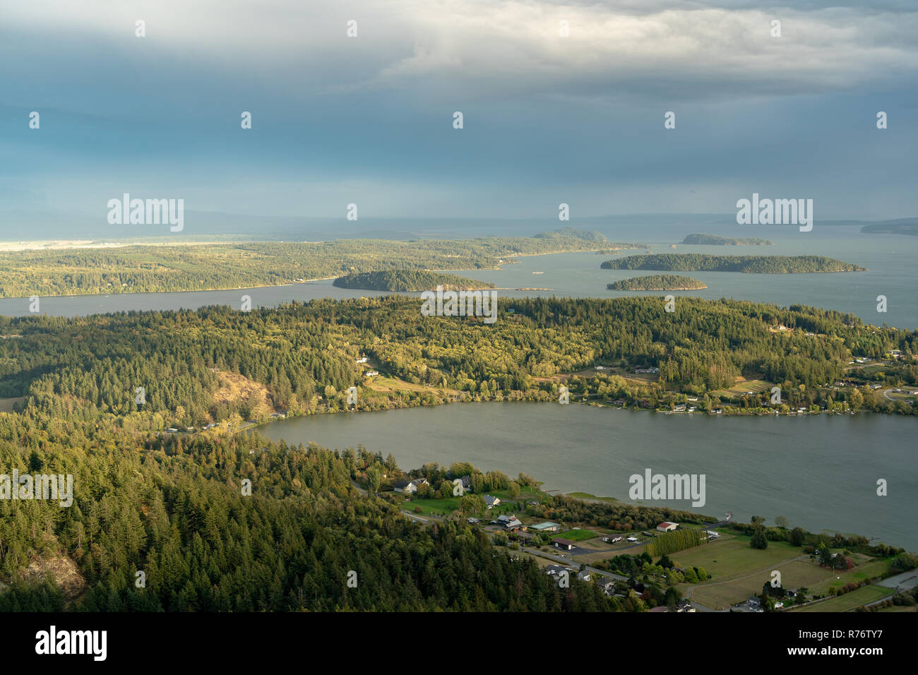 Mont Erie est la plus haute montagne à l'île Fidalgo Banque D'Images