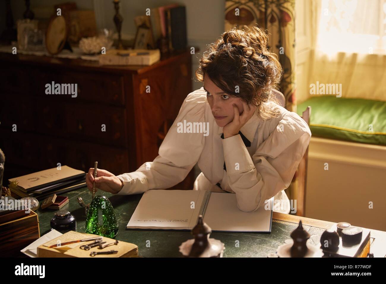 Titre original : COLETTE. Titre en anglais : COLETTE. Année : 2018. Directeur : Laver Westmoreland. Stars : Keira Knightley. Credit : BOLD FILMS / Album Banque D'Images