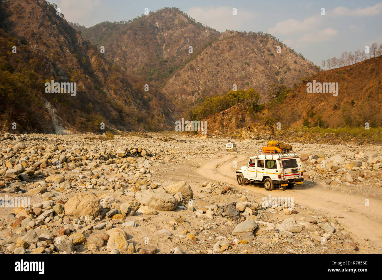 Récemment ouvert 4X4 Road en passant par la vallée de Ladhya Chalti de Chuka, village collines Kumaon, Uttarakhand, Inde Banque D'Images